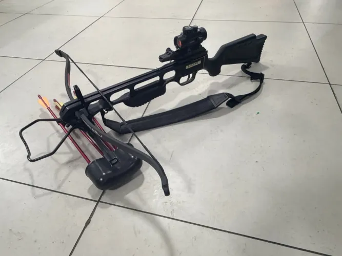 balestra (besta) recurva, Ek Archery Jaguar Deluxe (JAG I) de 175 lbs