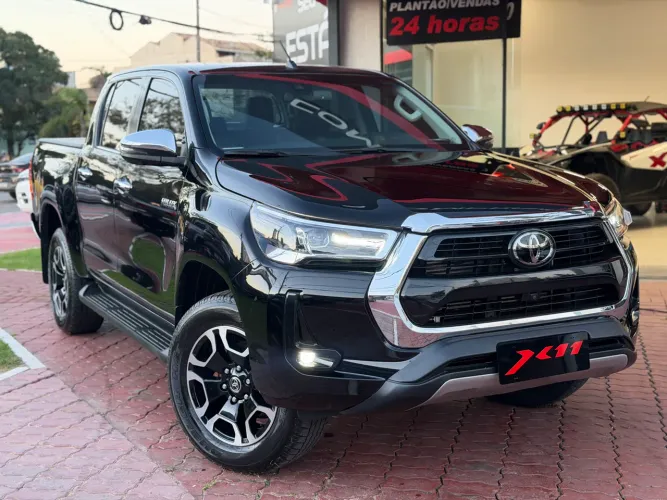 Toyota Hilux CD SRX 4X4 2.8 TDI 16V Diesel Aut. 2025