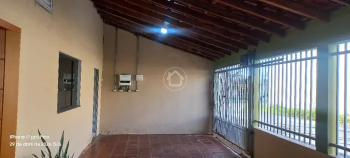 CASA 3 QUARTOS SENDO 1 SUITE COM CLOSET