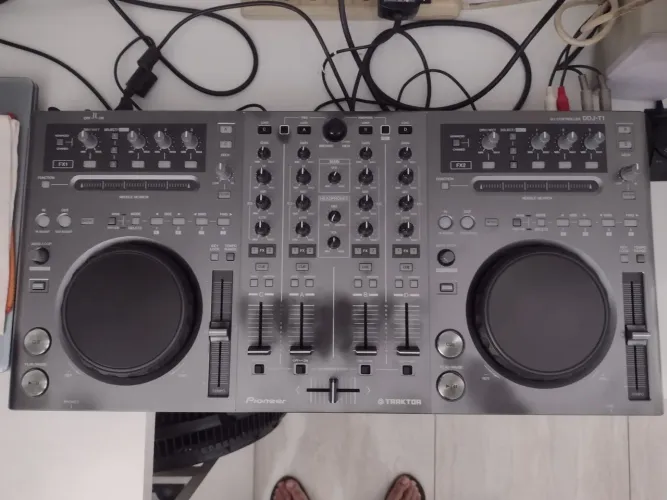 Controladora Pioneer DDJ T1