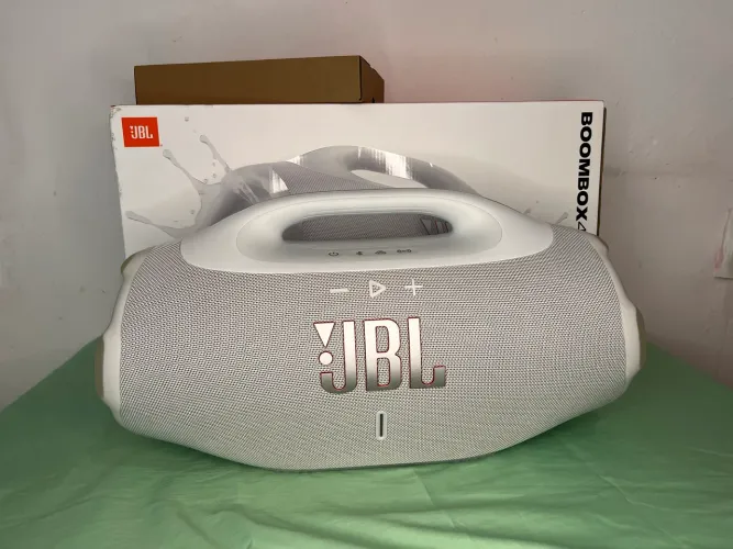 CAIXA DE SOM BOOMBOX JBL 4