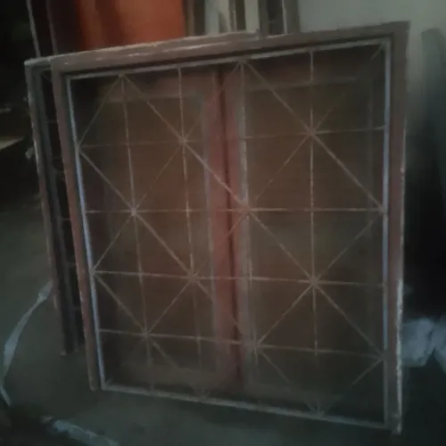 Vende-se janelas com grade