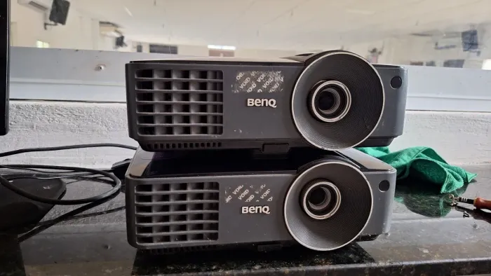 2 projetor Benq MS502 DLP