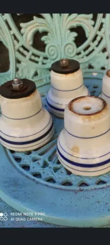 Antigos pés de geladeira: