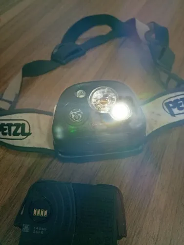 Lanterna PETZL Tikka com 2 Bateria