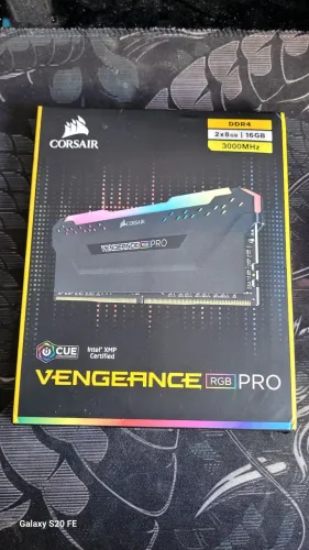 Memória ddr4 da corsair 16GB rgb
