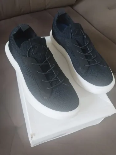 Tênis casual tecido knit 