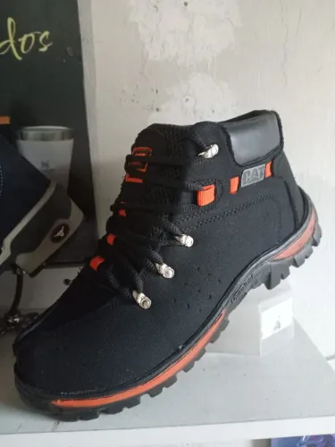 Bota CAT tam 40 pegar Havan ou posto canaa 