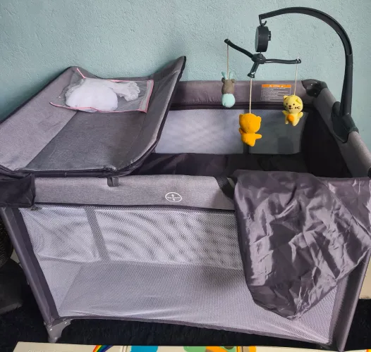 VENDE SE BERÇO PORTÁTIL SEMINOVO