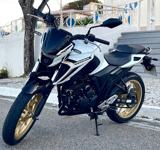 FAZER 250 2025 ABS MOTO NOVA APENAS 1.900 KM LEIA O ANÚNCIO 