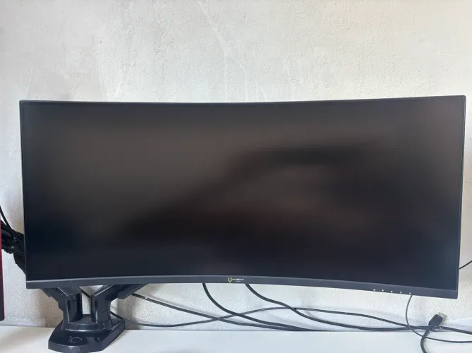 Monitor 34 husky ultrawide
