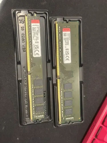 Memória RAM 16 GB DDR4 