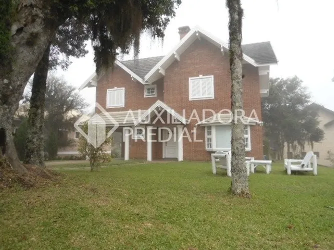 CASA EM CONDOMÍNIO EM GRAMADO