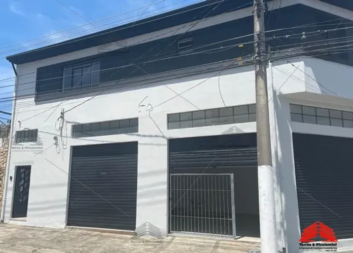Sobrado à venda Vila Prudente com 200 metros de área construída. Andar superior 2 dormitór