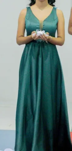 Vestido de festa verde bandeira em cetim