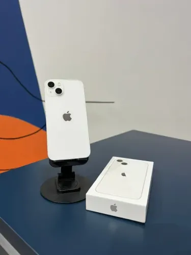 Vendo IPhone 13 128GB Branco Saúde de bateria 82%  Semi Novo | Loja Fisica |