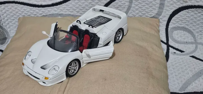 FERRARI BRANCA F50 DE FERRO GRANDE E COLECIONAVEL IMPECÁVEL