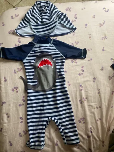 Macacão de Banho Bebê Tubarão - serve até 2 anos