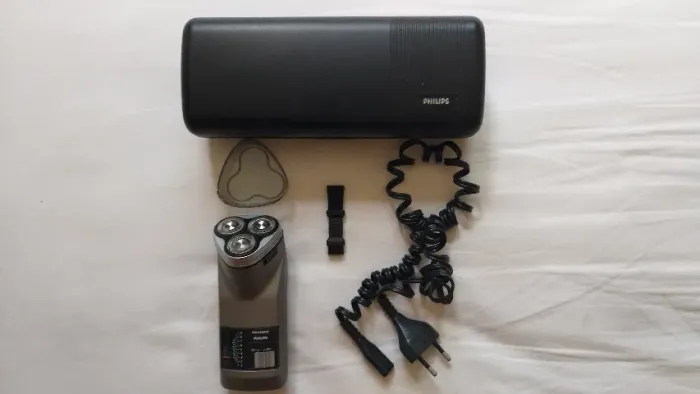 Barbeador Philps Philishave argentino (vintage), Modelo HP 1606, 110-240 Vo