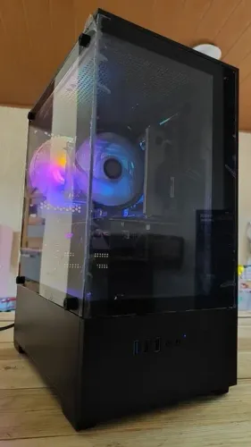 PC Gamer Novo Aquário Ryzen 5 1600 RX 580 8gb 16 Ram 1 ano de garantia
