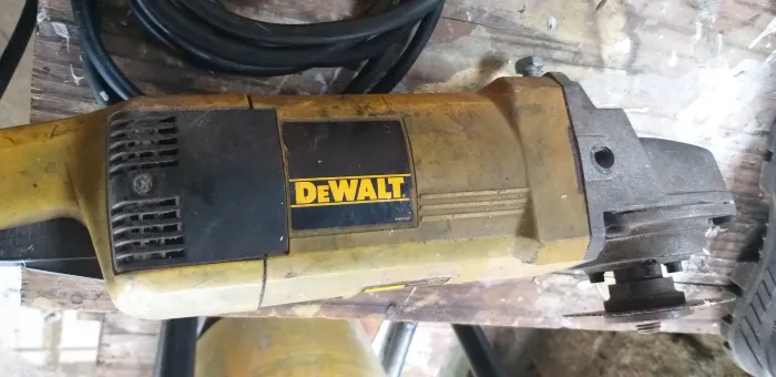 Esmeril Angular Dewalt 4 1/2"