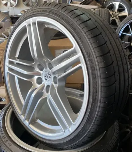 Jg de roda aro 19 Porsche oem 5x112 + pneus
