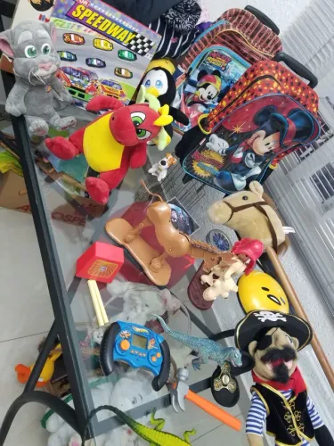 MOCHILAS  &  BRINQUEDOS