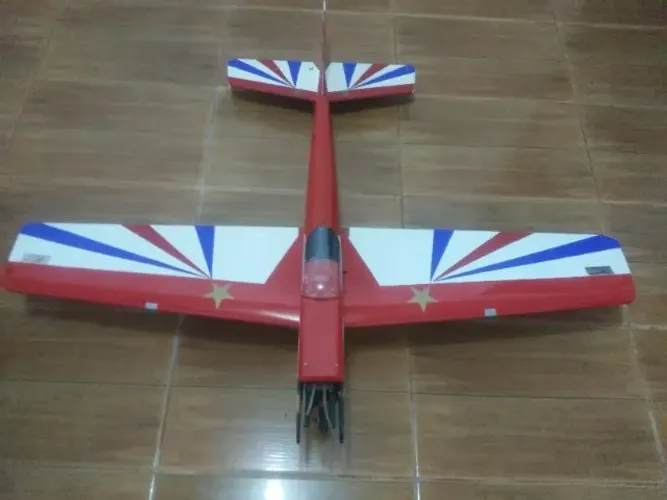 Aeromodelo seminovo parcelo em 12x.