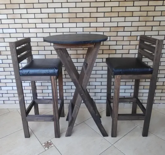 Conjunto mesa bistrô com courino + 2 banquetas altas estofadas direto do fabricante 