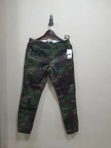 Calça Vans Slim 38  disp. nova