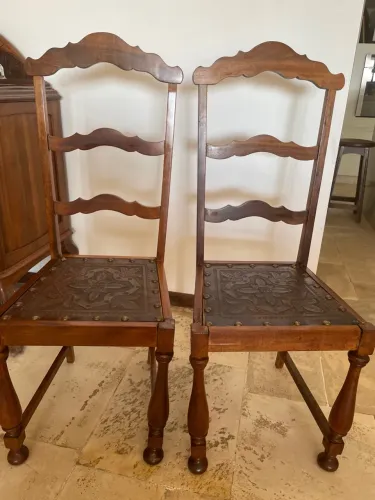 Par de cadeiras antigas 