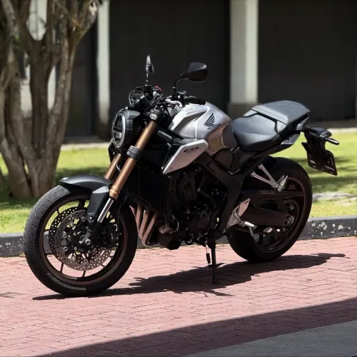 CB 650r (Apenas 5 mil km)