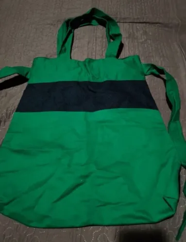 Bolsa de Tecido Verde com Faixa Preta | Ecológica,Leve e Resistente | Fechamento com Zíper