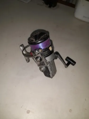 Molinete antigo de ferro