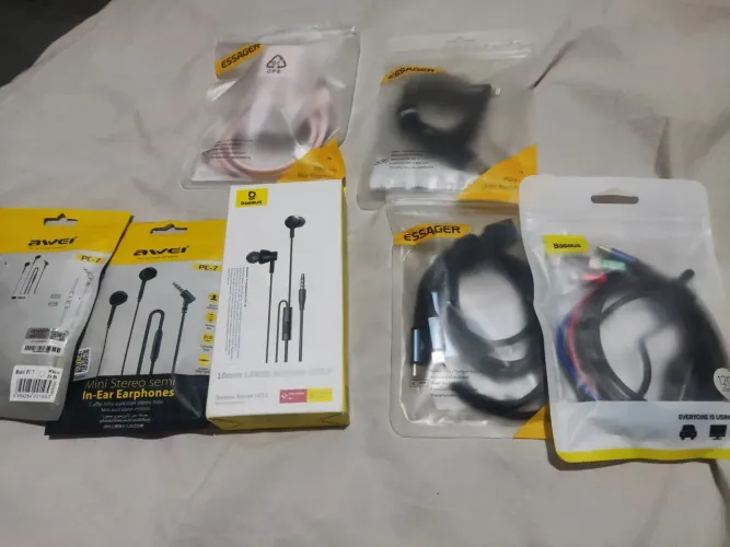 cabos ,fones e carregadores de cel