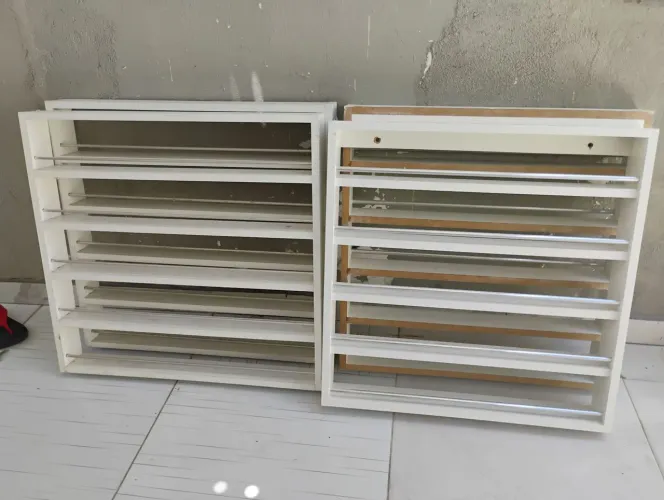 Expositor de Esmalte (64x60cm) R$100 cada