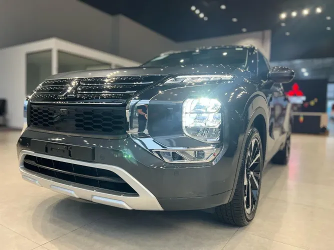 Mitsubishi Outlander HPE-S 2.4 4X4 AUT (híbrido) 2026