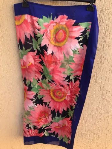 Lenço Italiano Azul Com Flores Rosas Azul-marinho Florido Médio