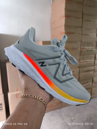 Tênis New balance Atomic