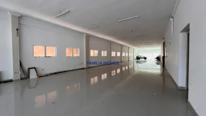 Loja para alugar à venda no Campo Grande em Santos SP