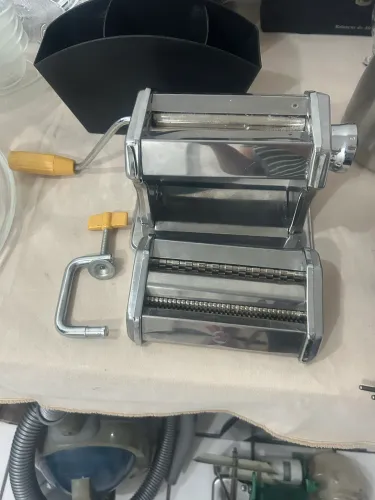 VENDO MÁQUINA DE MACARRÃO 3 MASSAS CASEIRAS