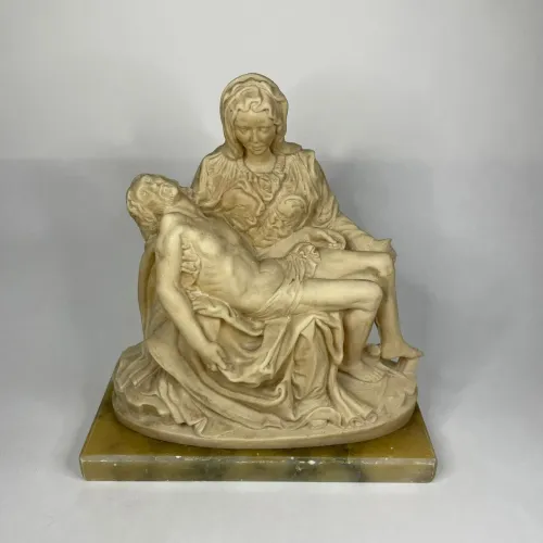 Escultura " pieta" michelangelo. Resina italiana e base em mármore.20 cms