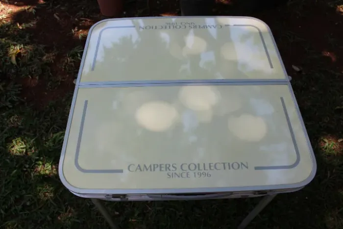 Mesa p/ Camping Dobrável Trazida do Japão - 61,5cm x 60cm x 4 Níveis de Altura