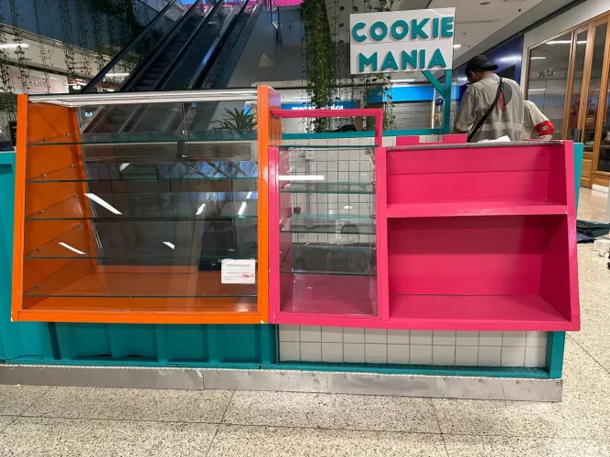 Conjunto de Balcões para Loja com vitrine