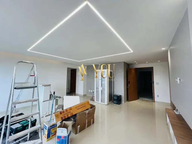 Apartamento de alto padrão Semimobiliado