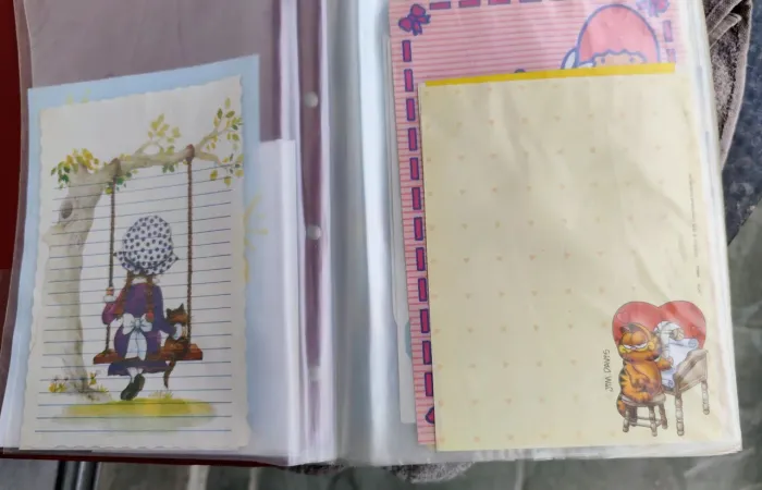 Coleção com 114 papéis de cartas década de 70.