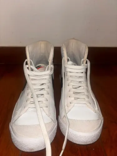 Tênis Nike feminino modelo vintage