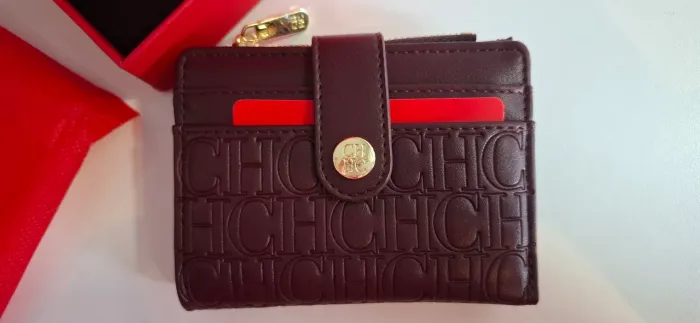 Carteira vinho Carolina Herrera nova