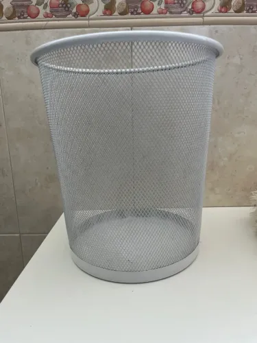 Cesto de lixo aramado para organização