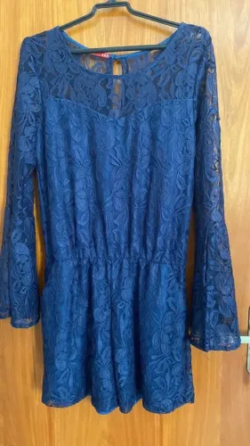 Macacão Curto de Renda Azul Escuro
